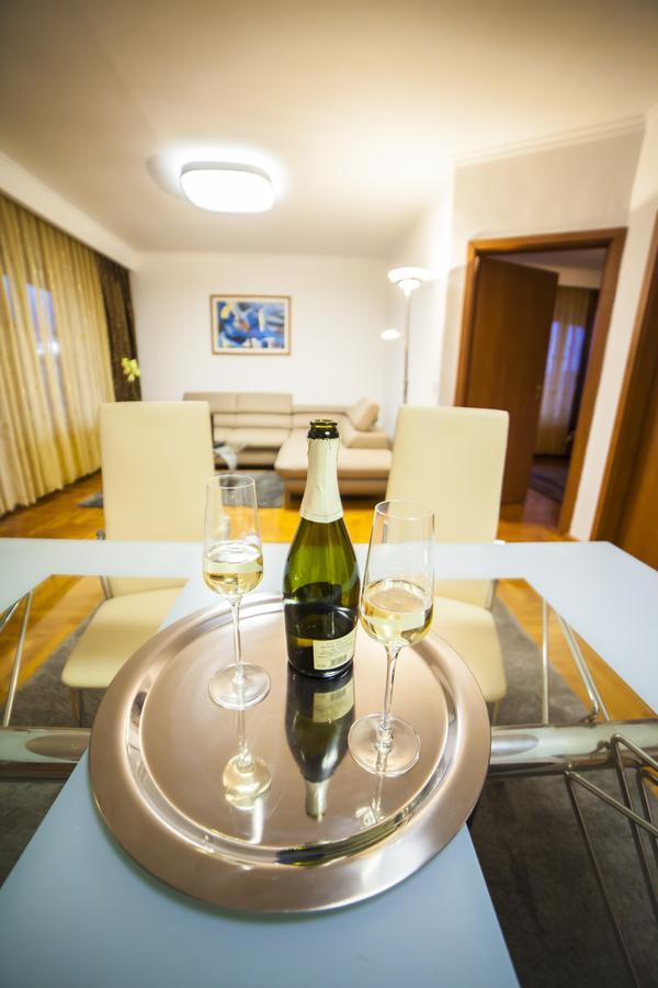Business Class Apartment クルージュ＝ナポカ エクステリア 写真