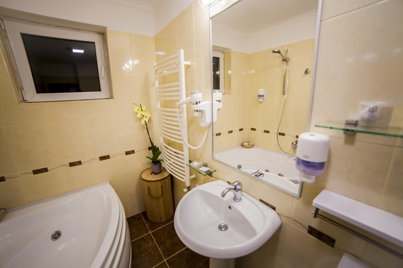 Business Class Apartment クルージュ＝ナポカ エクステリア 写真